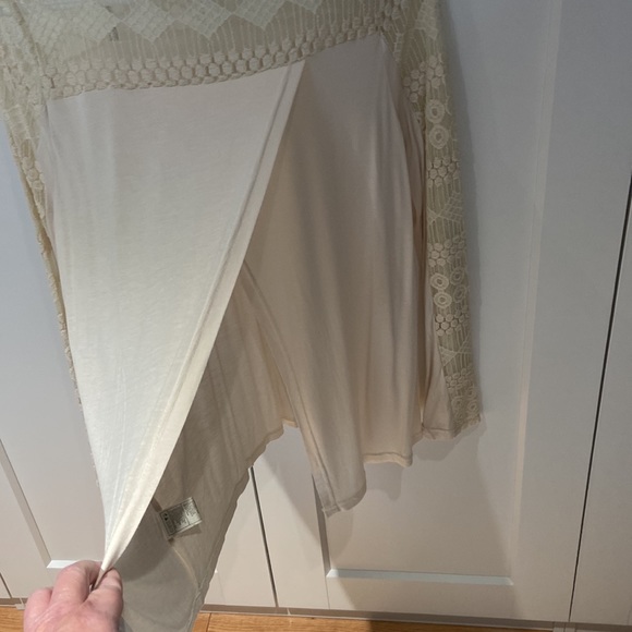 Beige Top size Large - Picture 3 of 4